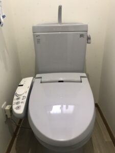 神奈川県厚木市温水西 便器と床の間から水が出てくる トイレ交換 公式 水漏れ つまりを修理するなら 水のトラブルサポートセンター