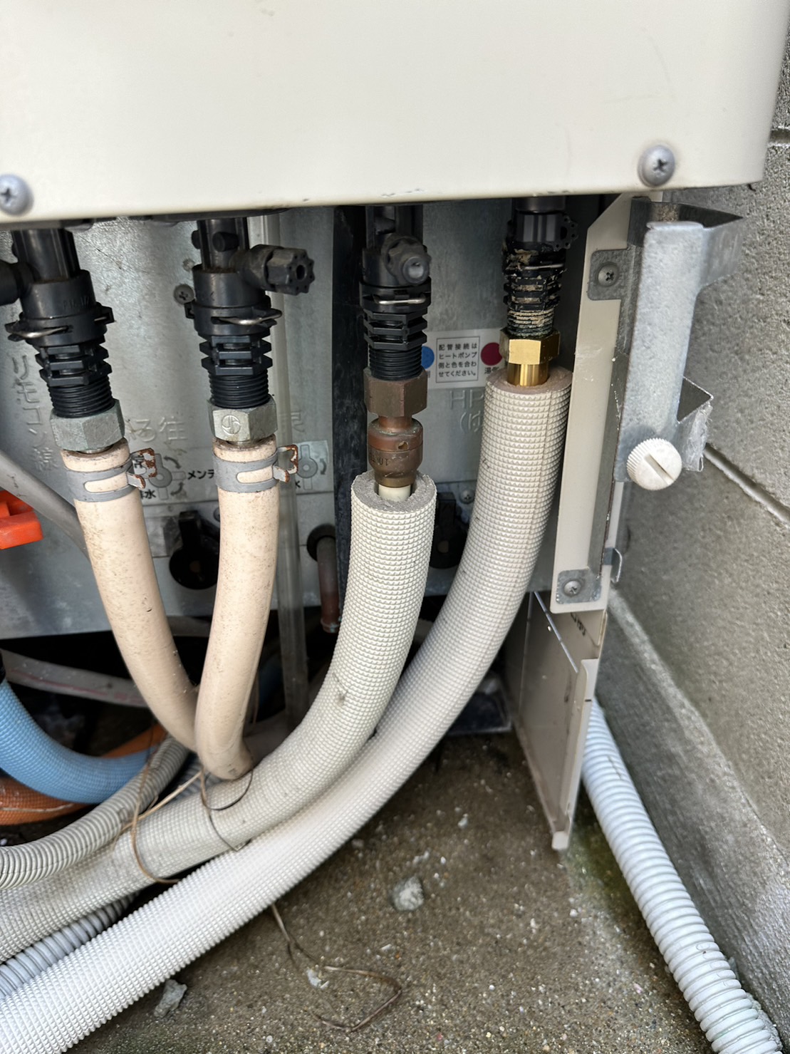 給湯器/ガス給湯器の水漏れ・故障の修理交換・料金【水のトラブル  