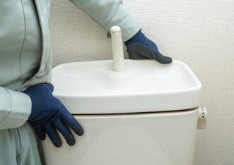 トイレタンクが故障したらどうすればいい？ひび割れ・水漏れの原因や応急処置・修理費用を解説