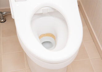 トイレの尿石がついたアイキャッチ画像