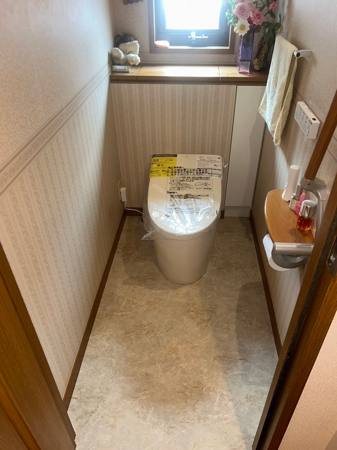 【埼玉県所沢市小手指南】トイレ交換、クッションフロア張替え