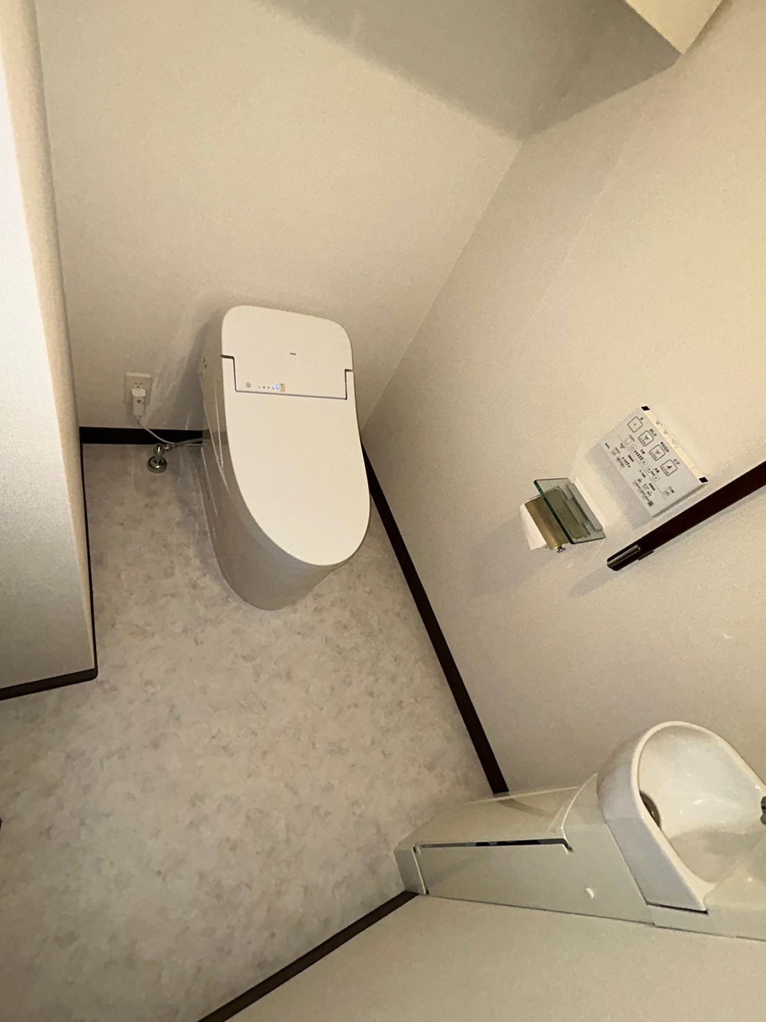 【東京都港区赤坂】トイレ交換、クッションフロア張替え