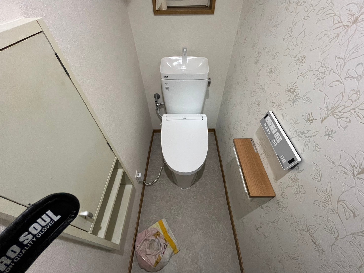 【東京都八王子市元本郷町】トイレ交換、内装張替え