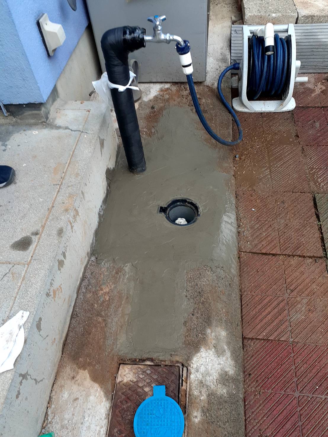 【福島県福島市下鳥渡字新町西】屋外給水配管補修、埋設不凍栓取付け工事