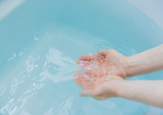 お風呂の水漏れはどこから起きる？発生場所や原因、それぞれの対処法を解説