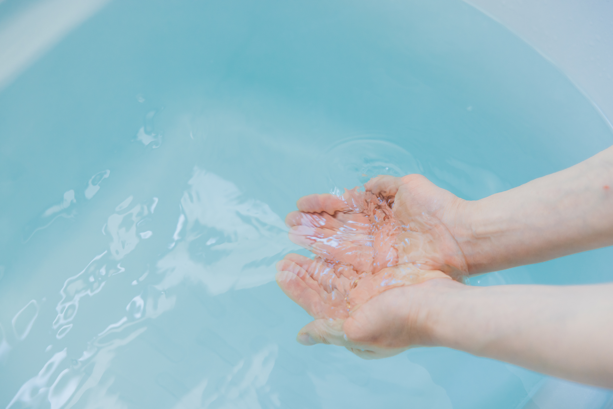 お風呂の水漏れはどこから起きる？発生場所や原因、それぞれの対処法を解説