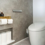 トイレのタンク下から水漏れが発生したら？応急処置や原因・対処法を紹介