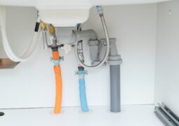 排水管の清掃は自分でできる？道具や手順、業者の選び方まで解説