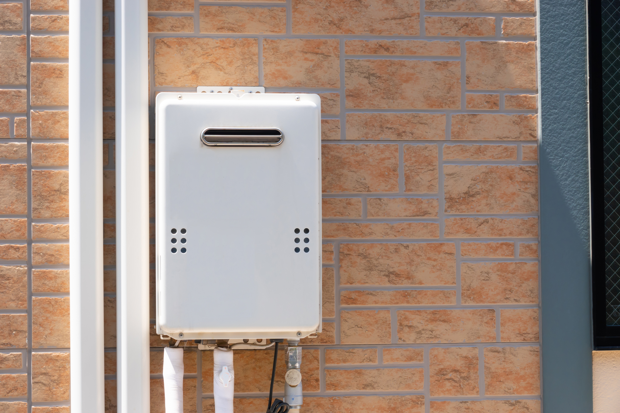 冬季は要注意!ガス給湯器の凍結を防止する方法や原因、対処法まで解説