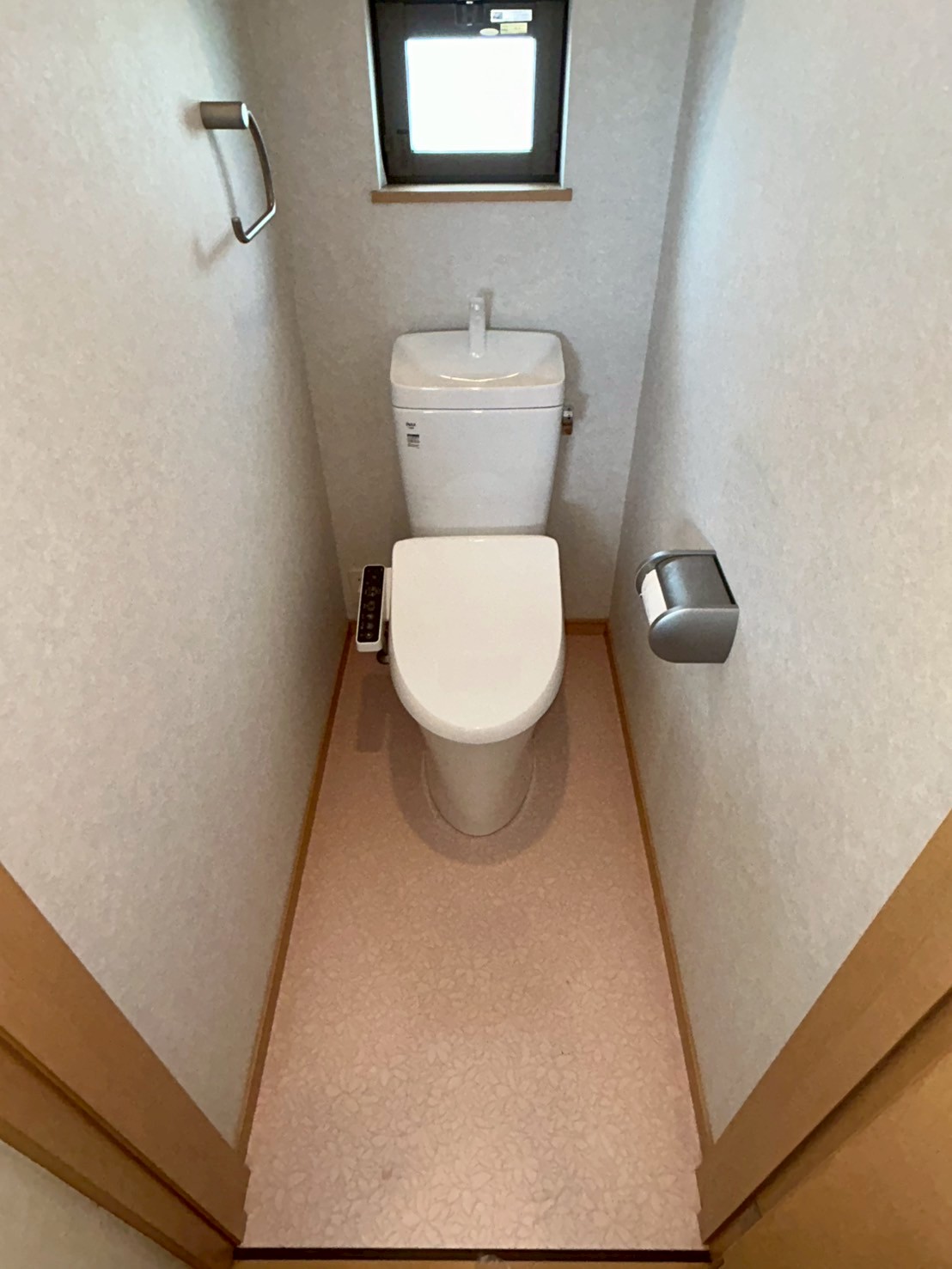 【東京都八王子市暁町】トイレ交換、クッションフロア張替え
