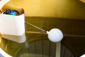 トイレのボールタップから水漏れしたら確認すること