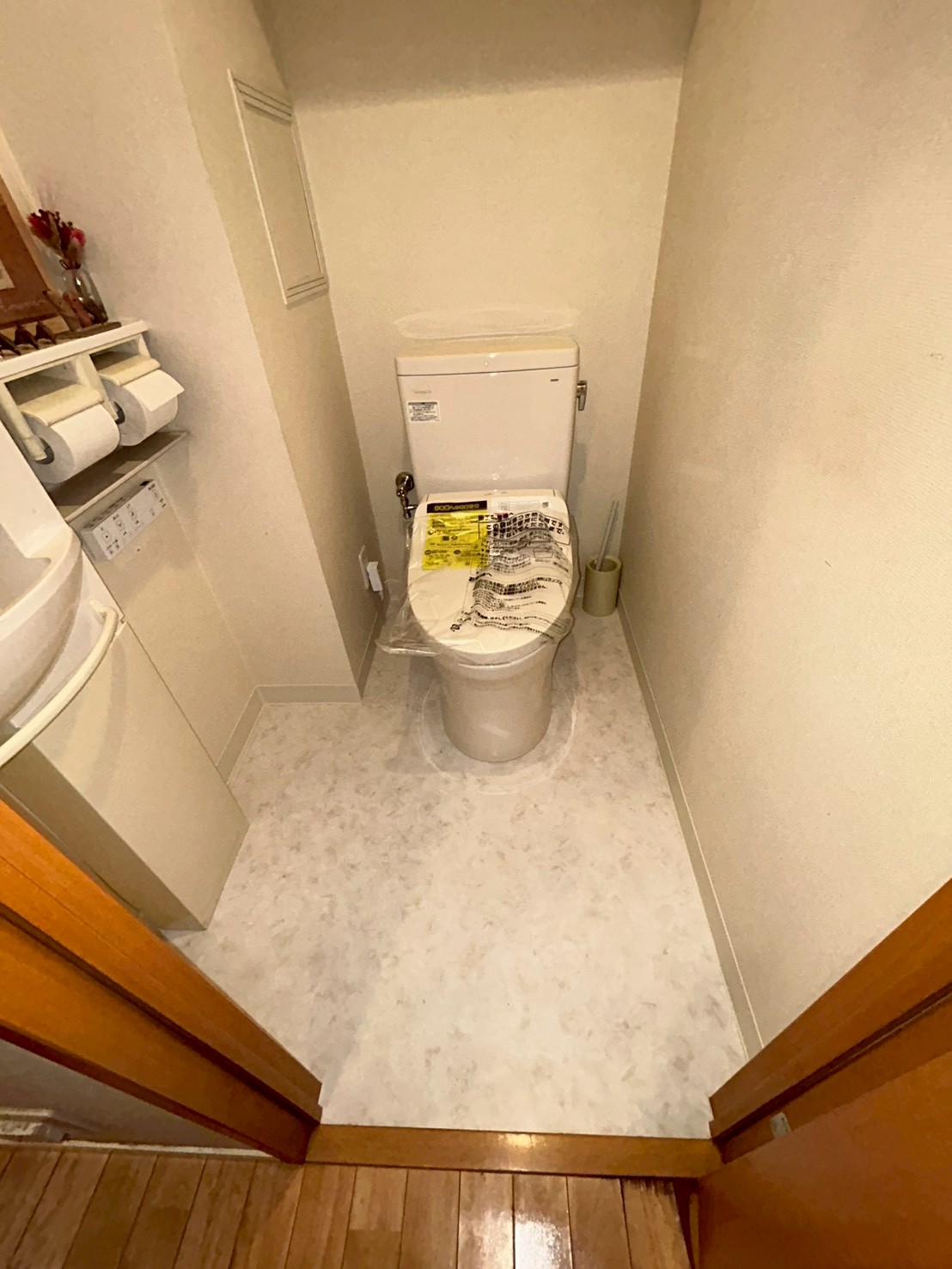 【神奈川県横浜市港北区新横浜】トイレ交換、クッションフロア張替え