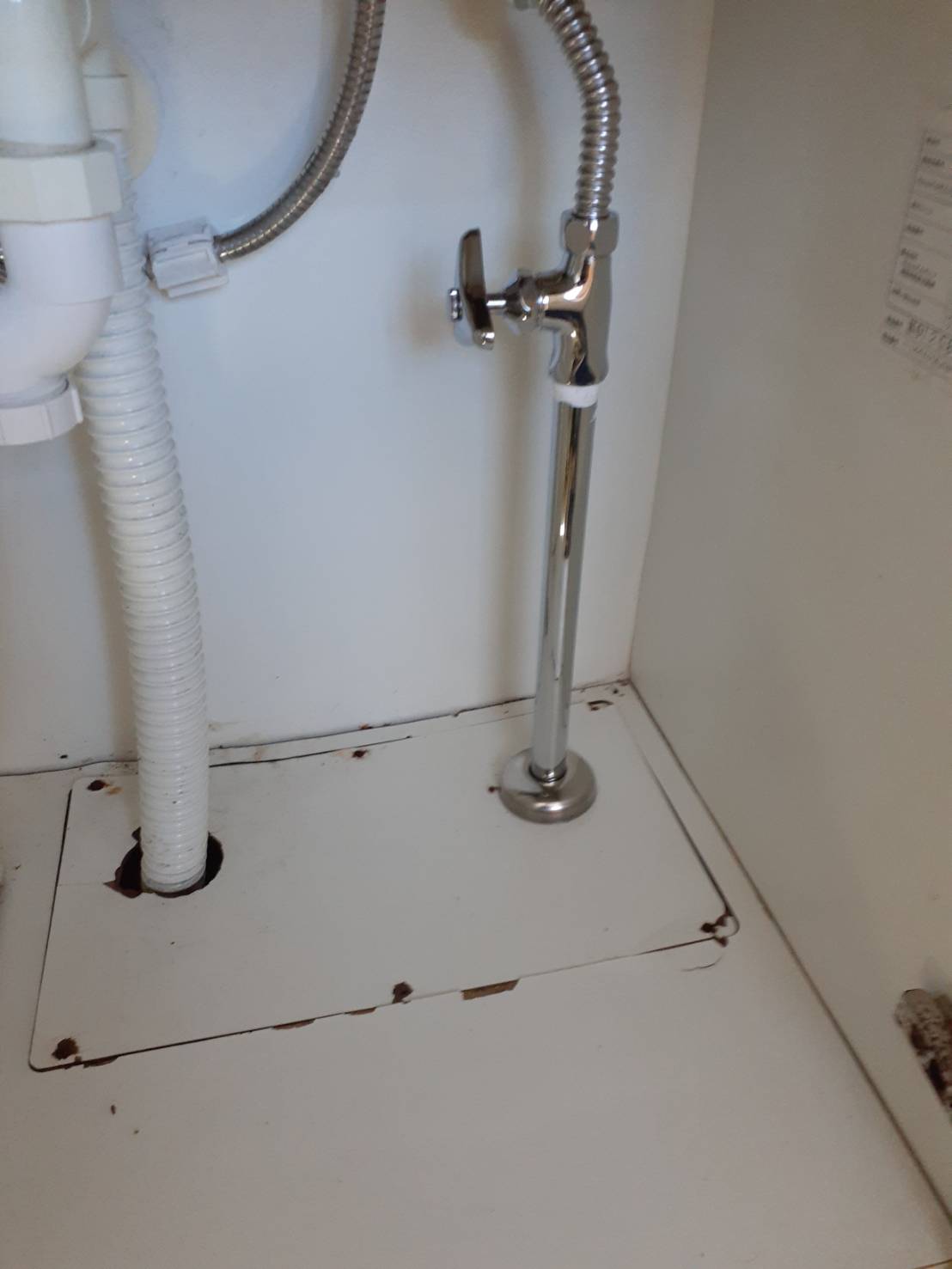 【福島県須賀川市大桑原】洗面床下給水配管補修、洗面台止水栓交換