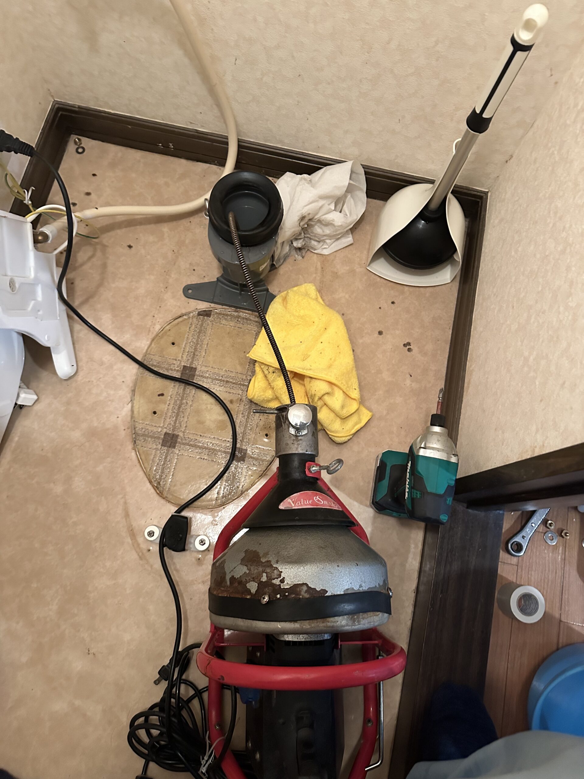 【滋賀県草津市野路】便器脱着、電動トーラー通管作業