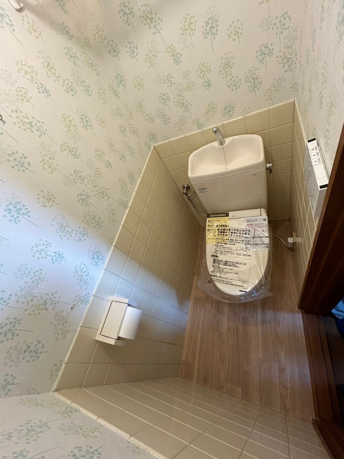 【東京都港区芝】トイレ交換、クッションフロア貼替え